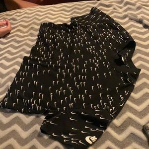 Nike workout crop top. Good condition!